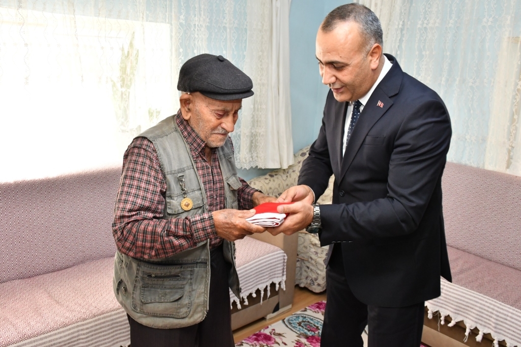 Manisa Büyükşehir Belediyesi, Kore Gazilerini Ziyaret Etti!1