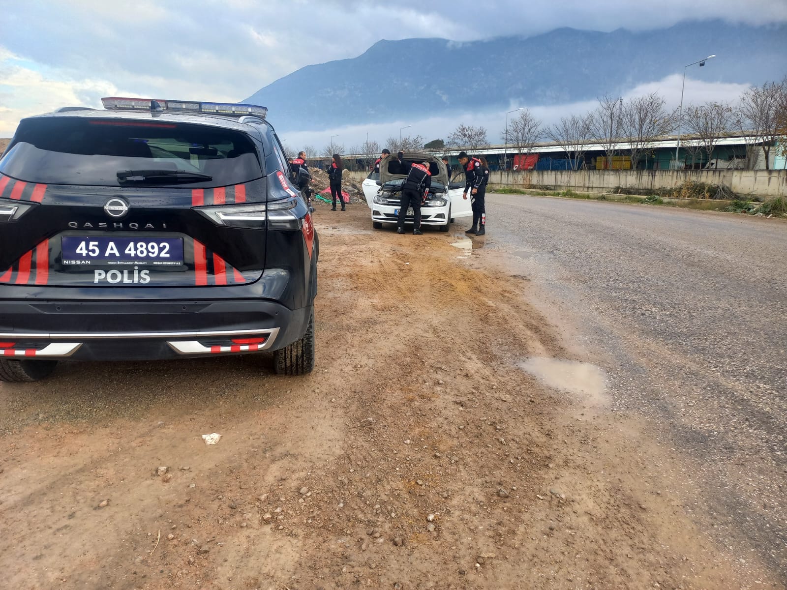 Manisa'da Yunus Ekipleri Uyuşturucu Ele Geçirdi 4 Gözaltı (4)