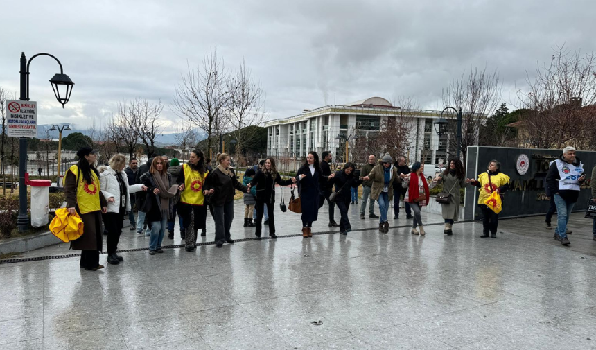 Soma'da Kamu Emekçileri Geçim Sıkıntısına Karşı Işi Bıraktı! (1)-1