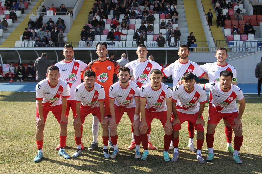 Kulaspor rakibine geçit vermedi!-1