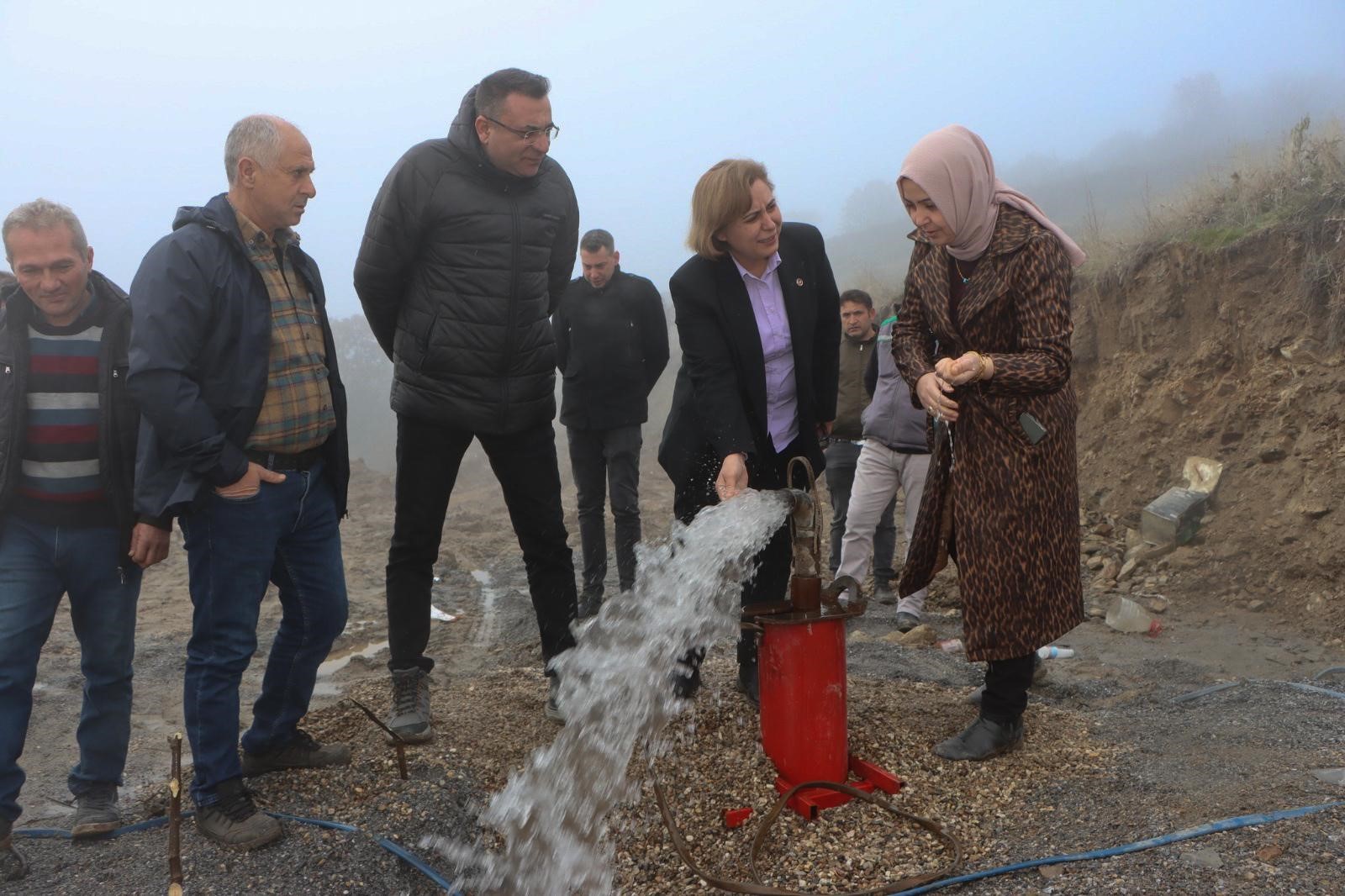 Manisa'nın bir mahallesinde daha su sorunu tarihe karışıyor!-1
