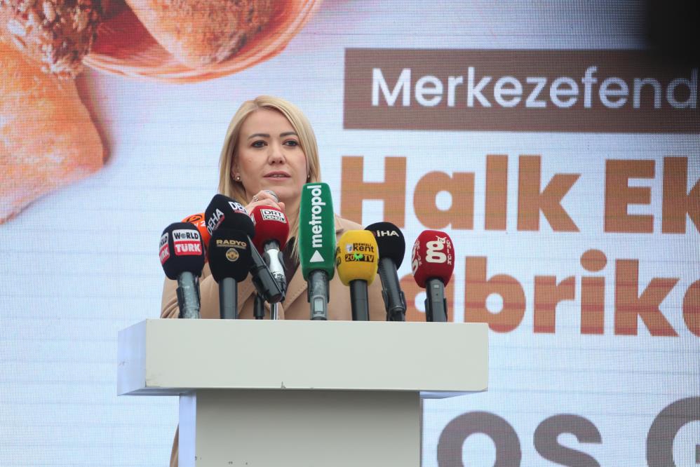 Merkezefendi Belediyesi, Denizli'nin ilk Halk Ekmek Fabrikasını törenle hizmete açtı. Fabrikanın Ege'nin en büyük entegre ekmek üretim tesisi olduğunu belirten Merkezefendi Belediye Başkanı Şeniz Doğan, 