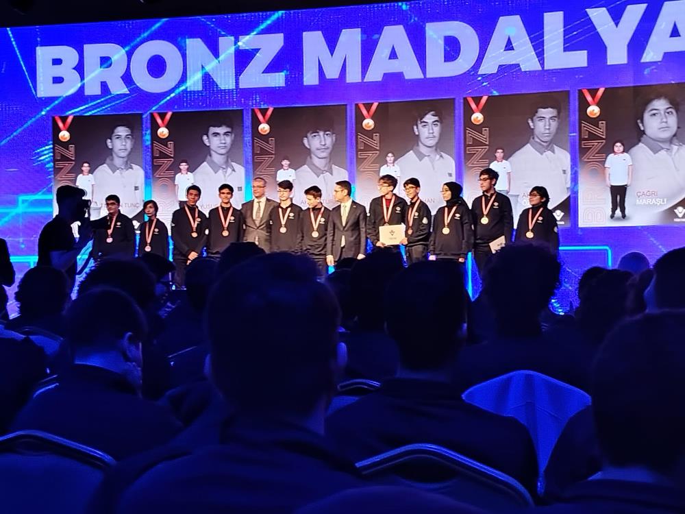 Manisalı öğrenciler TÜBİTAK bilim olimpiyatlarında madalya kazandı