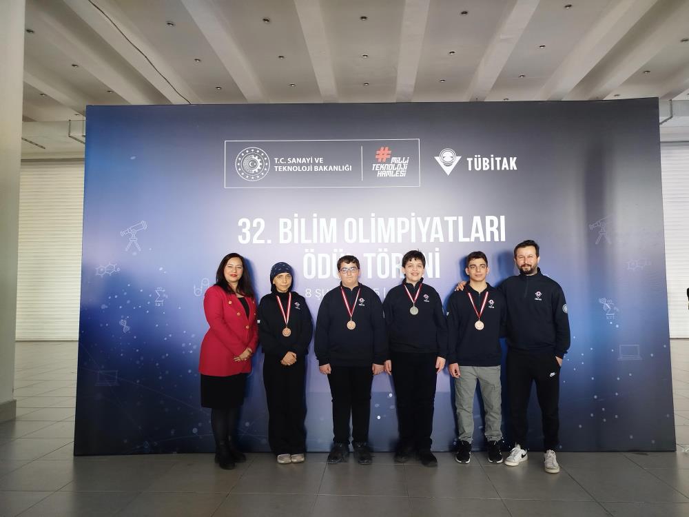 Manisalı öğrenciler TÜBİTAK bilim olimpiyatlarında madalya kazandı-1