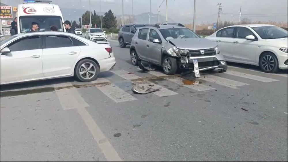 Aydın'da otomobiller çarpıştı: 2 yaralı