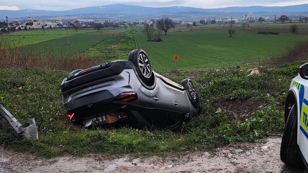 Balıkesir'de otomobil takla attı: 1 yaralı