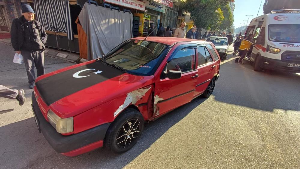 Aydın'da iki otomobil çarpıştı: 3 yaralı