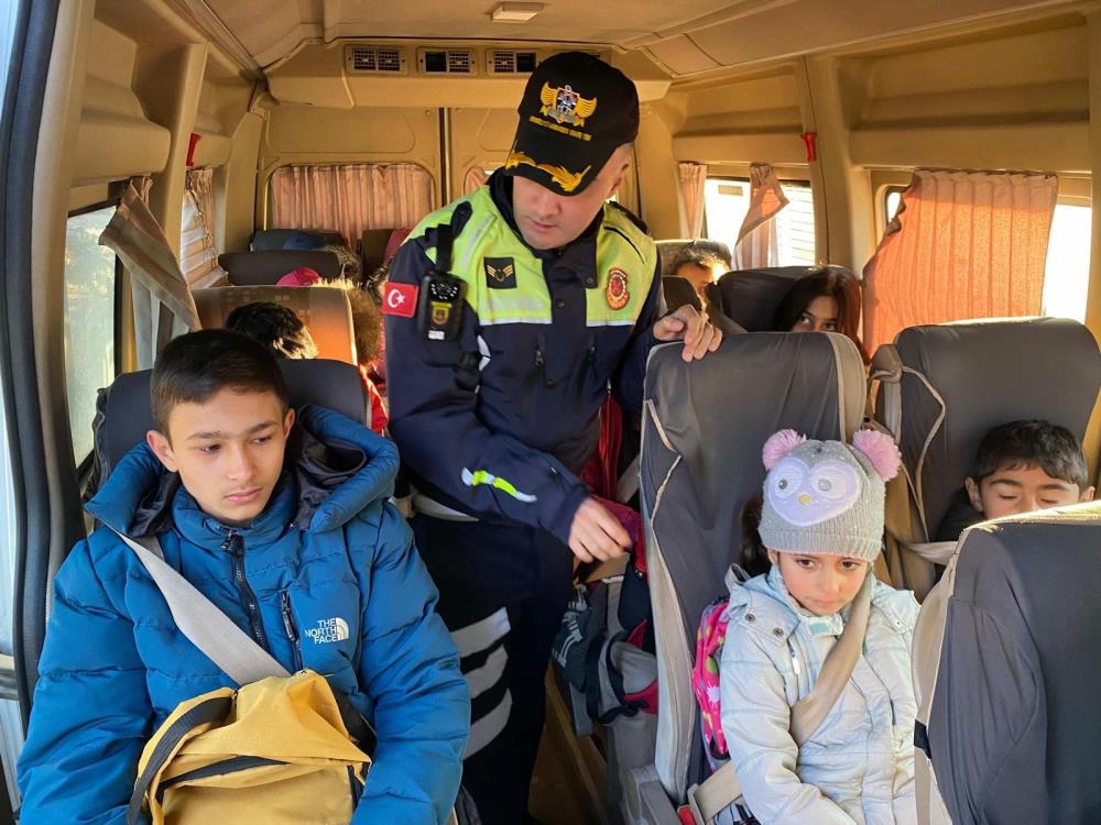 Salihli jandarmadan okul servislerine denetim!