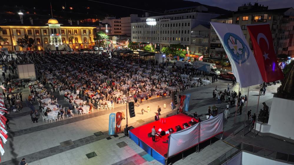 Manisa’da Ramazan boyunca 100 bin kişiye iftar sofrası kurulacak!