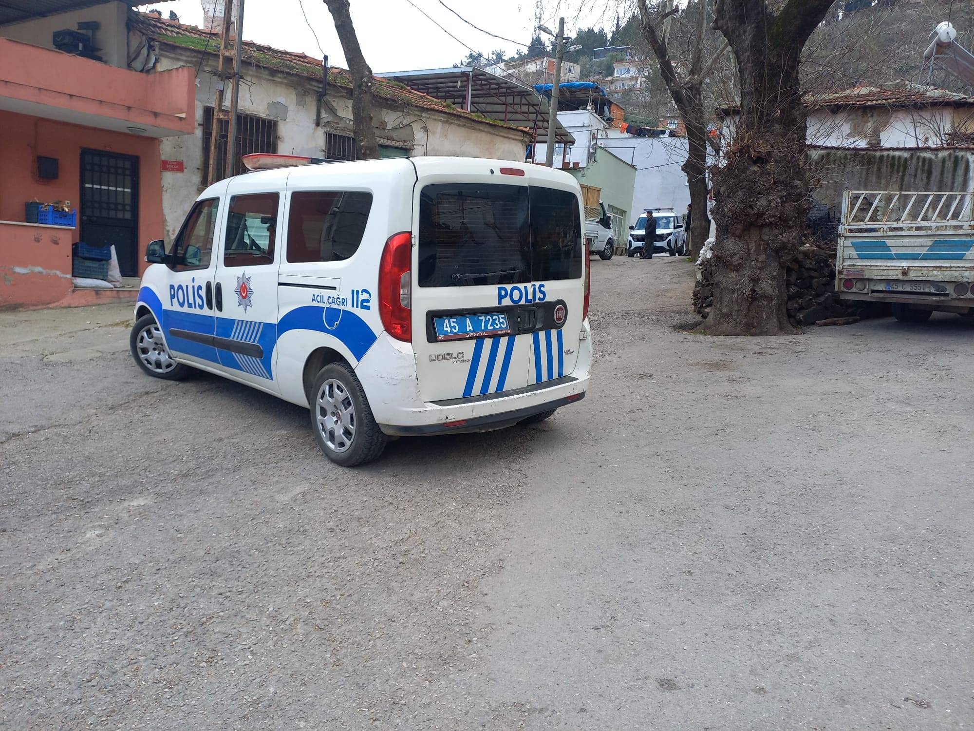 Manisa'da Kaçak Kazı Yapan 4 Kişi Suçüstü Yakalandı (5)