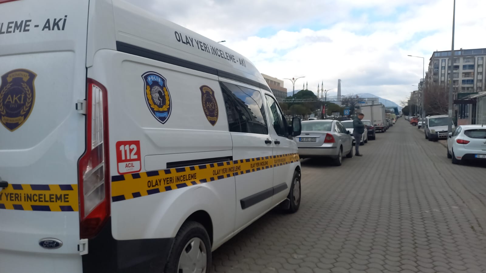Mani̇sa'da Otomobi̇li̇ni̇n İçi̇nde Si̇lahli Saldiriya Uğrayan Ki̇şi̇ Yaralandi (7)