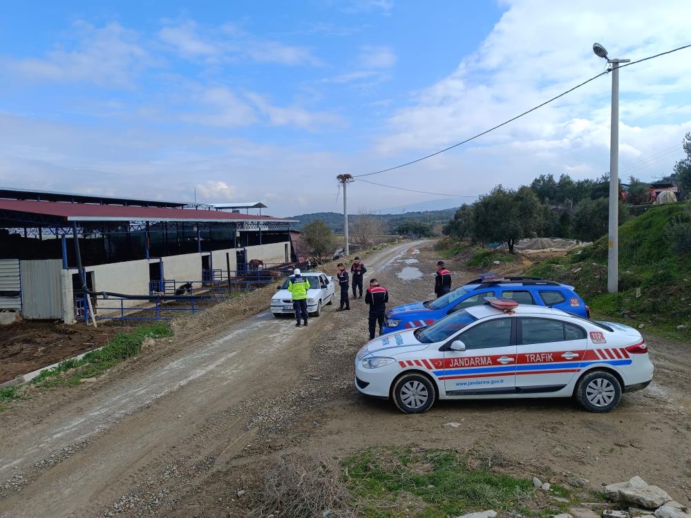 Jandarma cayrokopter ile havadan denetledi