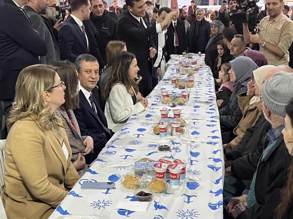 ÖZGÜR ÖZEL,