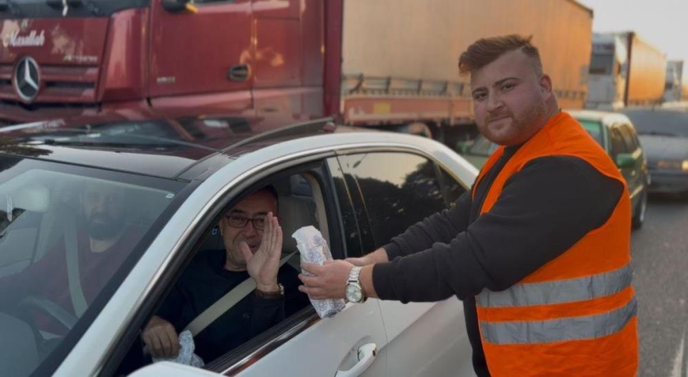 Salihli ilçesinde AK Parti İlçe Gençlik Kolları'ndan 'İftara 5 Kala' etkinliği!