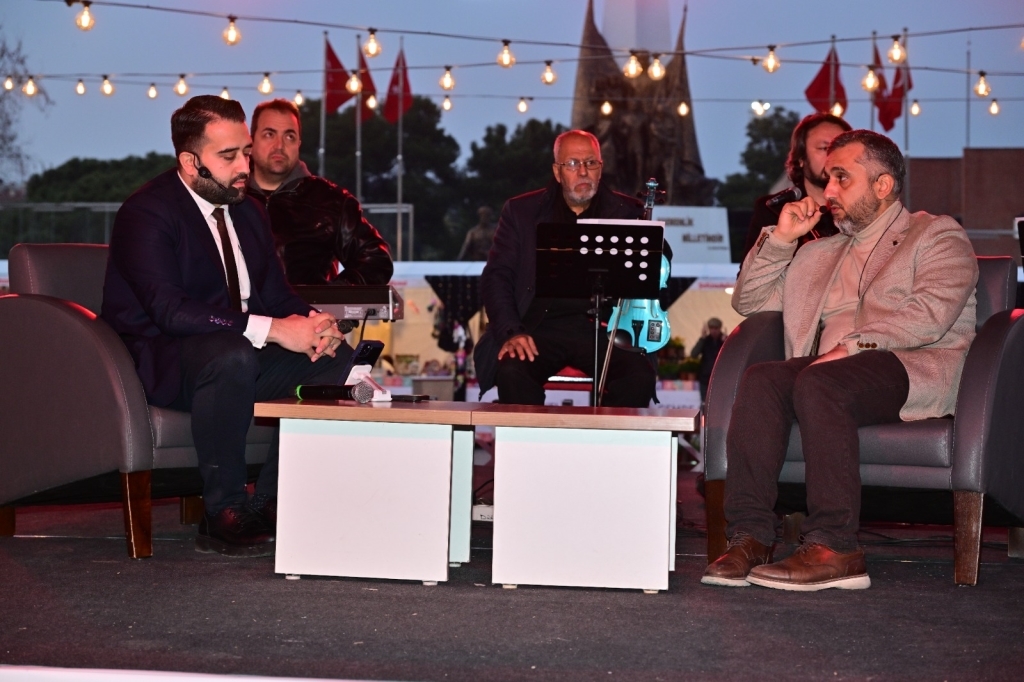 Manisa Büyükşehir Belediyesi, Binlerce Vatandaşı Iftar Sofrasında Buluşturdu! (4)