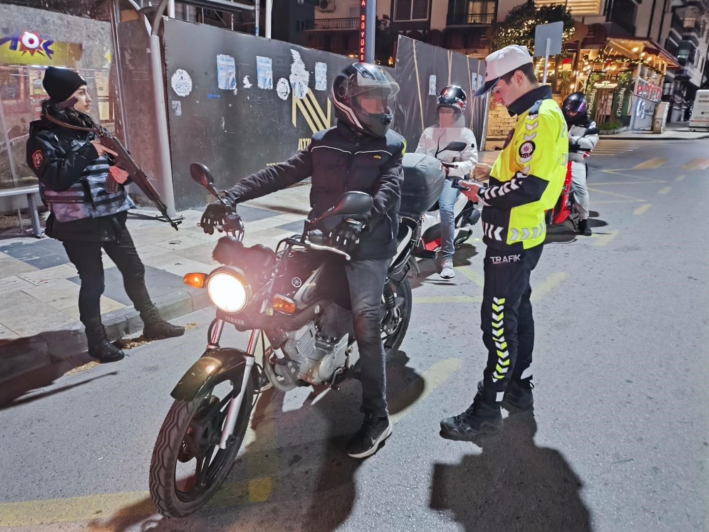 Manisa'da Motosiklet ve Motorlu Bisiklet Denetimlerinde Rekor Ceza-1