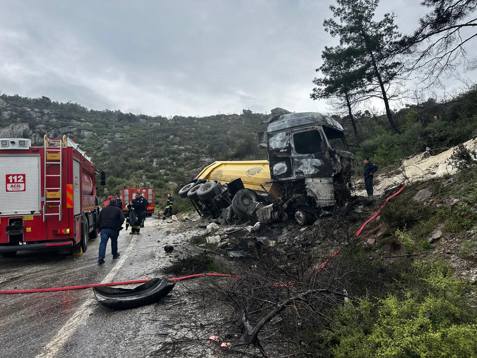 Ege'de yanan tırın sürücüsü hayatını kaybetti-1