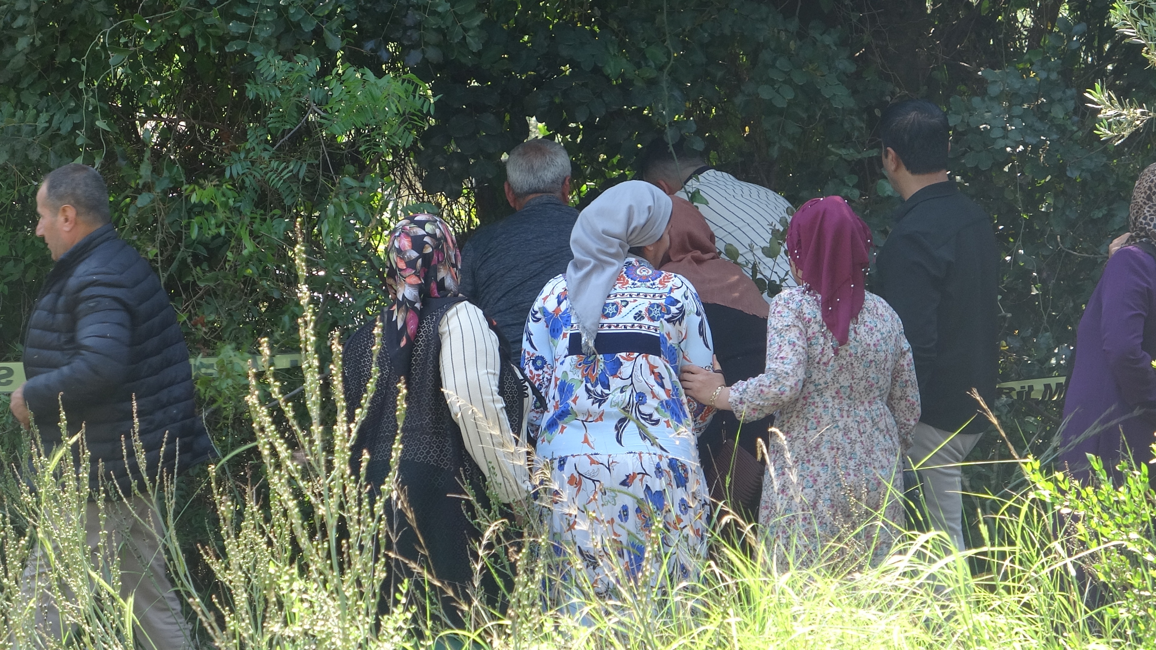 Ağaçlık Alanda Yaptığı Aramada Inşaat Işçisinin Cansız Bedeni Ağaçta Asılı Halde Buldu (4)