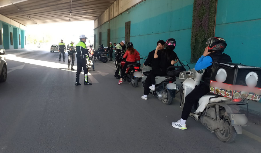 Manisa Emniyetinden Motosiklet Sürücülerine Sıkı Denetim (3)