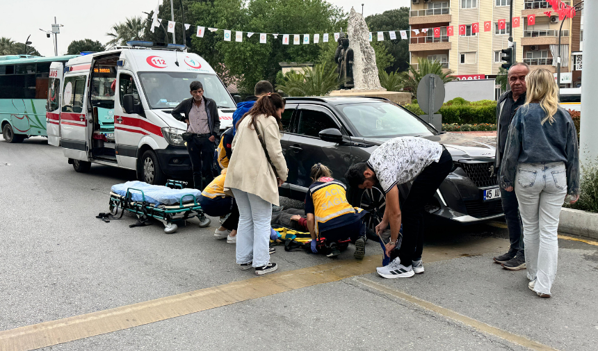 Manisa'da Otomobilin Çarpıştığı Bisiklet Sürücüsü Yaralandı! (1)