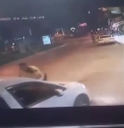 Polisi Kaputta Sürükledi (2)