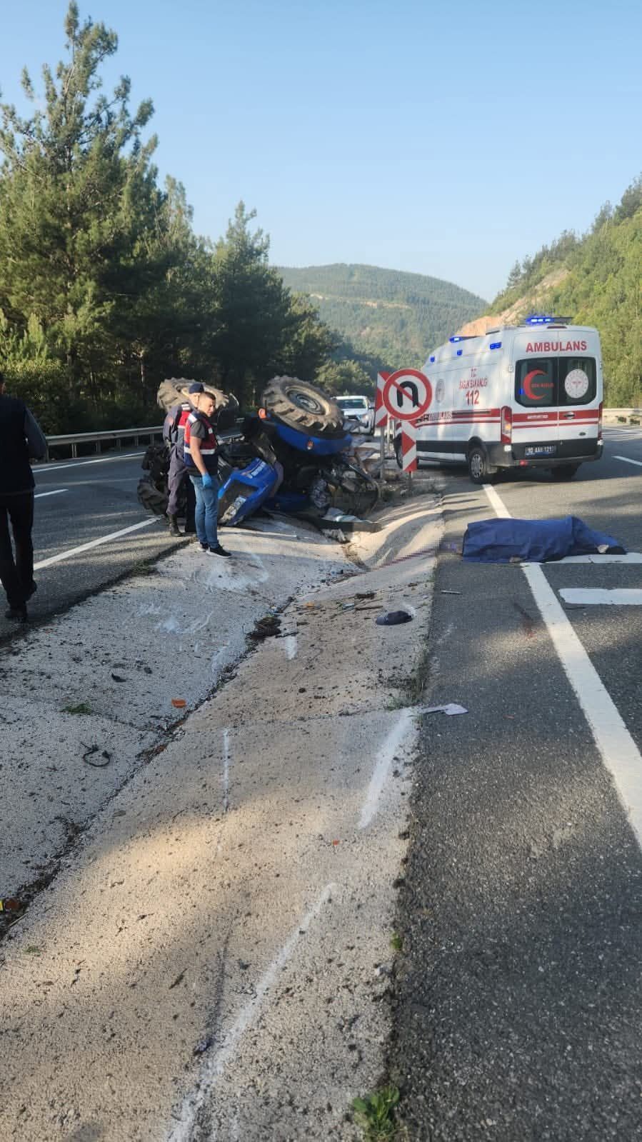 Traktör Kontrolden Çıktı Sürücü Kaza Yerinde Hayatını Kaybetti (2)